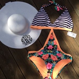 Trendy monokini