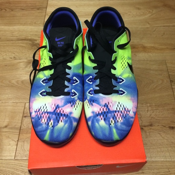 Nike Shoes - SALE! Nike Free 5.0 Tri Fit