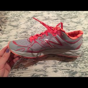 New Balance Tennis Shoes