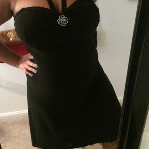 Sleek Black Cocktail Dress!
