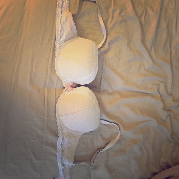 New without tag lace nude Victoria Secret bra.