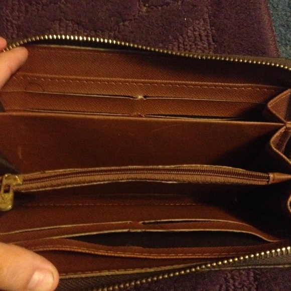 Beautiful wallet - Picture 2 of 3