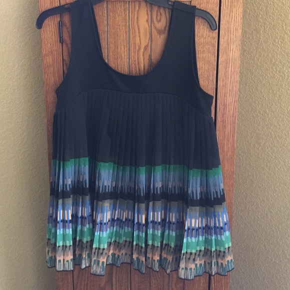 ⬇️PRICE DROP‼️Deletta Top size Small