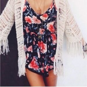 $70🅿️🅿️ LF Floral lace trimmed romper