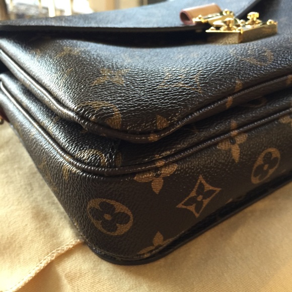 ❌ SOLD ❌ Louis Vuitton Pochette Metis - Picture 3 of 4