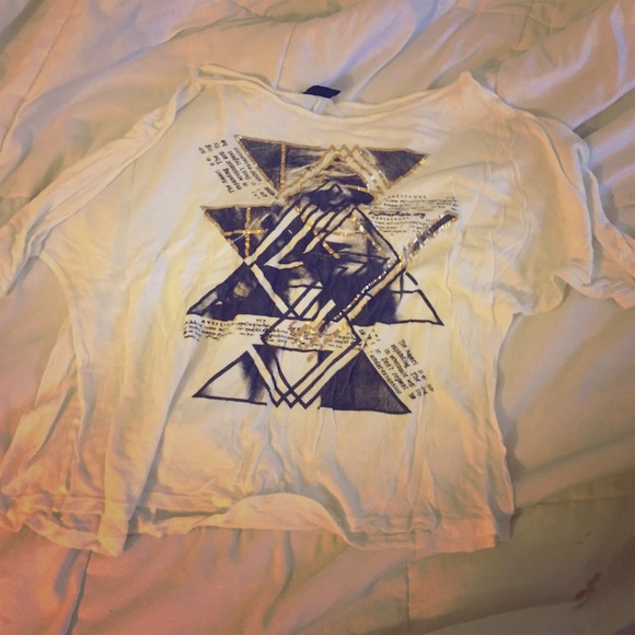 Cream colored crop top from buckle