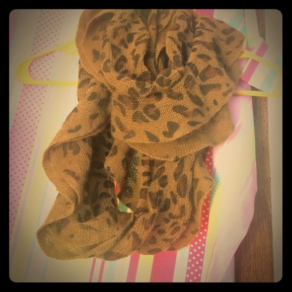{Leopard Infinity Scarf}