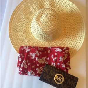 Red floral skirt 👒