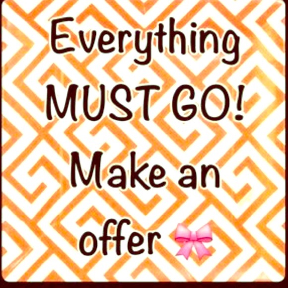 SUMMER CLEAR OUT!     MAKE ME A REASONABLE OFFER💕