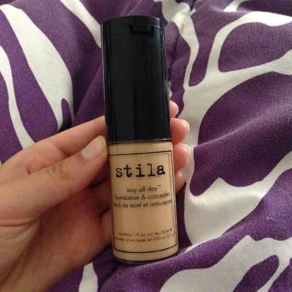 Stila stay all day foundation