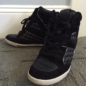 Vince Camuto VC-Follie  sneaker wedge 6m/36