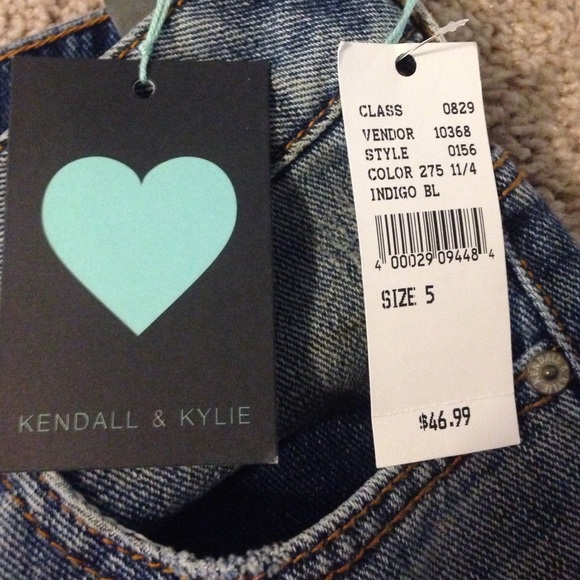 Kendall and Kylie shorts - Picture 3 of 4