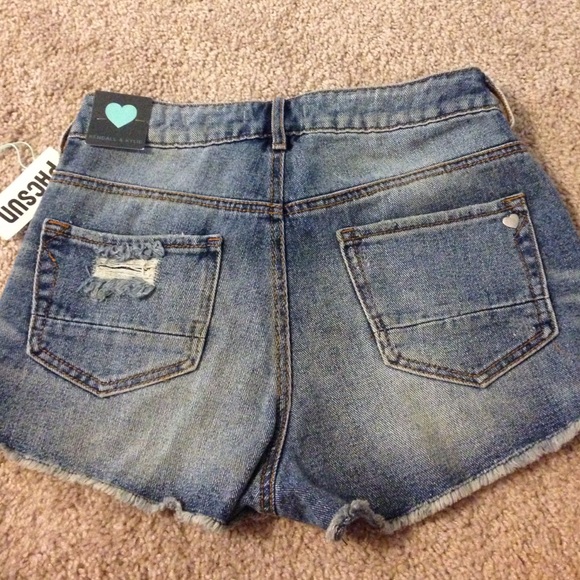 Kendall and Kylie shorts - Picture 4 of 4