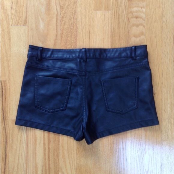 forever 21 leather shorts - Picture 2 of 3