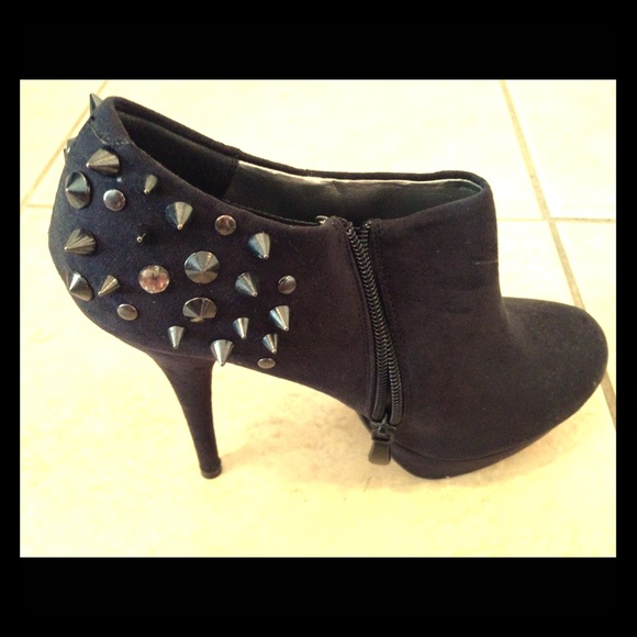 Brand new spiked suede heels black! Size 8