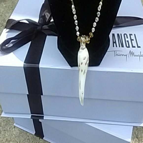 Necklace - Picture 2 of 4