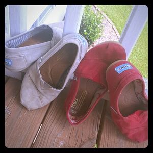 TOMS size 5.5 womans classics