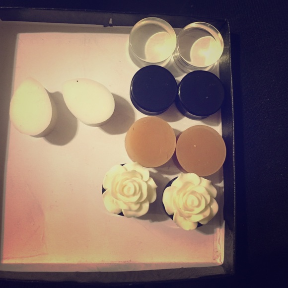 5 pairs of plugs 5/8th