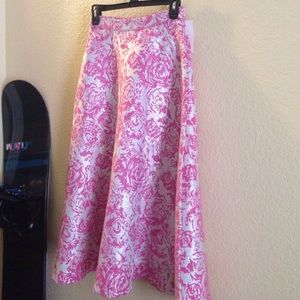 Very pretty skirt, perfect for a wedding/tea party