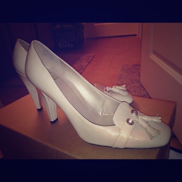 Cream patent Stuart Weitzman Loafer 3" Heels