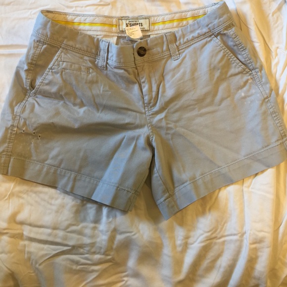 Distressed khakis shorts