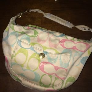 COACH vintage Hampton collection hobo - pastel signature C’s - STUNNING bag!