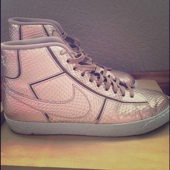 Nike Blazer Mid Cut Premiums