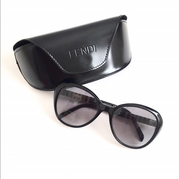 FENDI Accessories - ❗️FINAL PRICE❗️ Fendi Black Sunglasses!