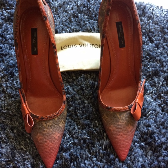 💴 SOLD!! Louis Vuitton Jokes Pump - Picture 2 of 4