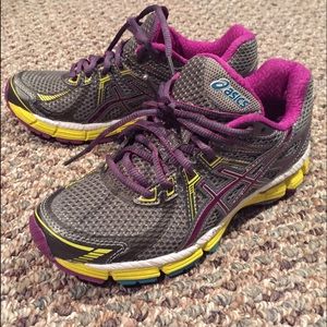 ASICS GT-2000 NYC limited edition 2012 marathon.