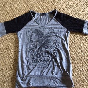 Daytrip t-shirt with lace 1/4 sleeves