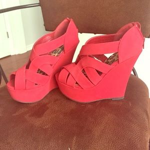 Red summer wedges