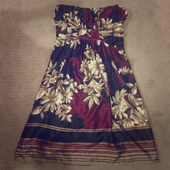 SALE ⚡️Max & Cleo Burgundy Floral Strapless Dress