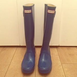 Blue Hunter rain boots - never worn!