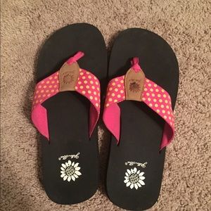 Almost *NEW* YellowBox