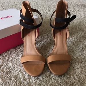 Cognac strappy heeled sandals