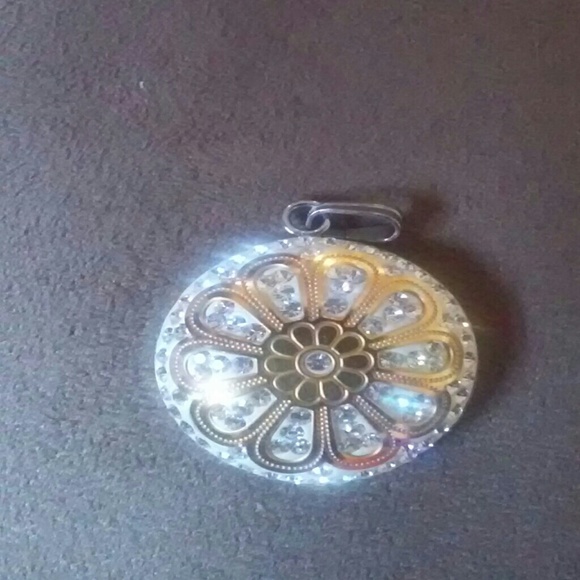 Pendant - Picture 2 of 2