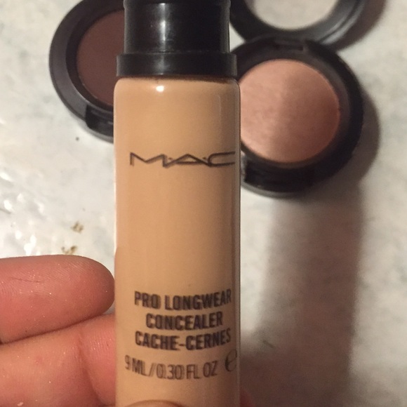 Mac Prolong wear concealer