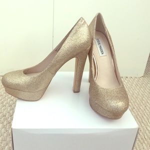 Gold shoes