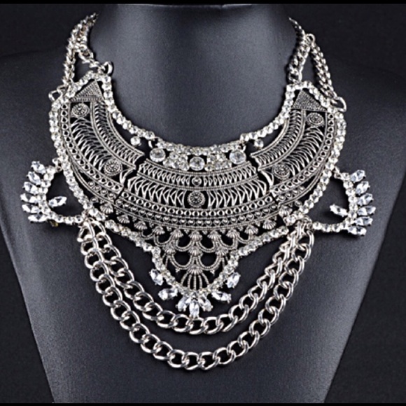 Jewelry - Antique Silver Rhinestone Necklace