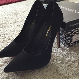 Black suede pointed heels