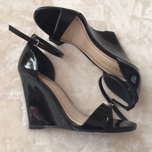 Single Strap Wedges - Picture 2 of 3