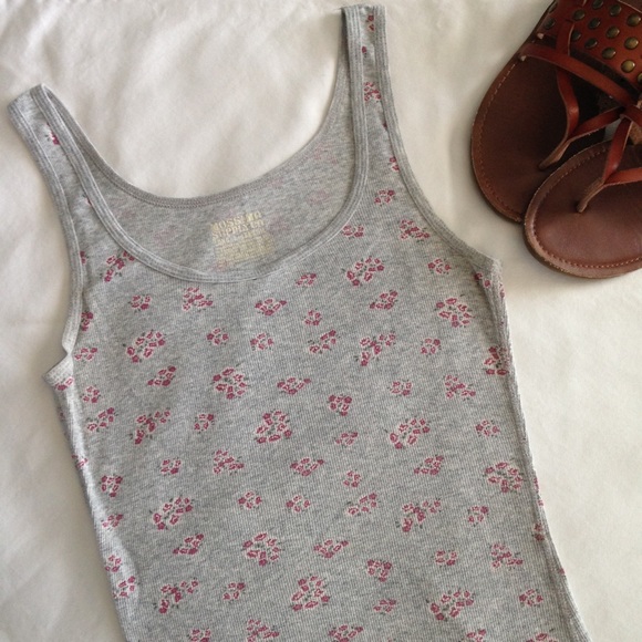 Mossimo Supply Co. Tops - ☀️SALE☀️Gray & Pink Floral Long Ribbed Tank