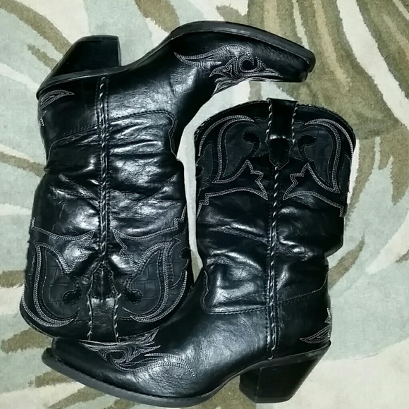 Black Durango cowgirl boots