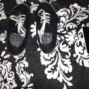 Faded glory canvas shoes