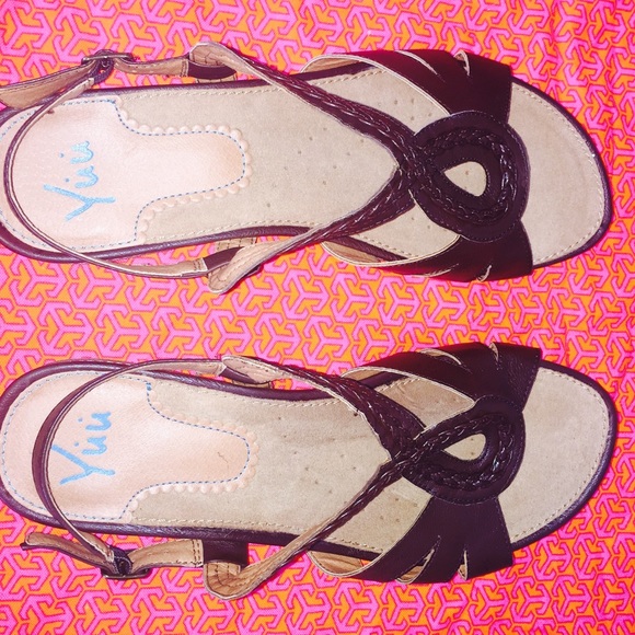 Yüü brown sandals