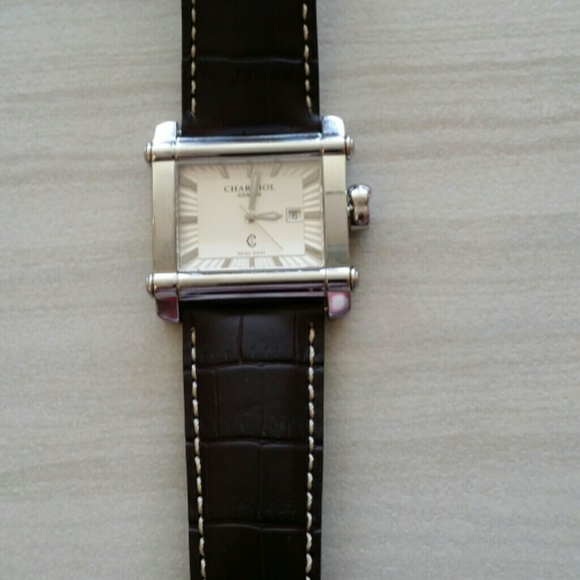 Watch - Picture 2 of 3