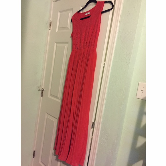 Gorgeous Bright Red Pleated Gown!