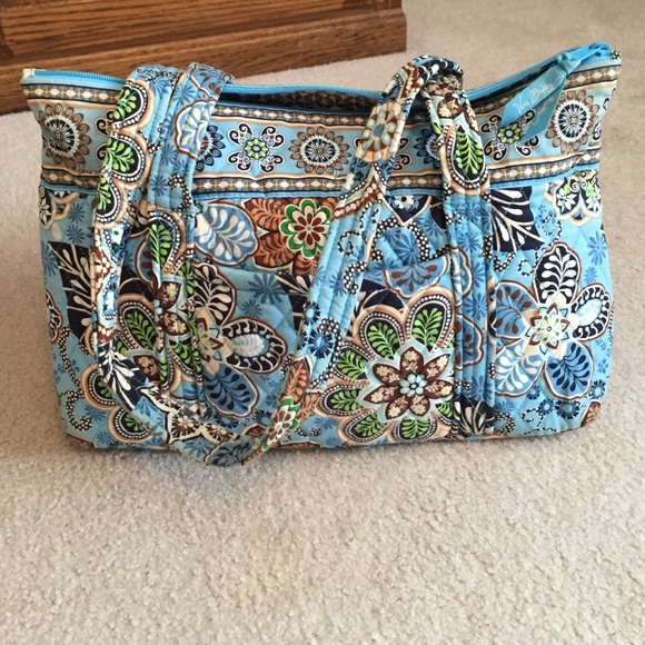 Vera Bradley medium sized purse