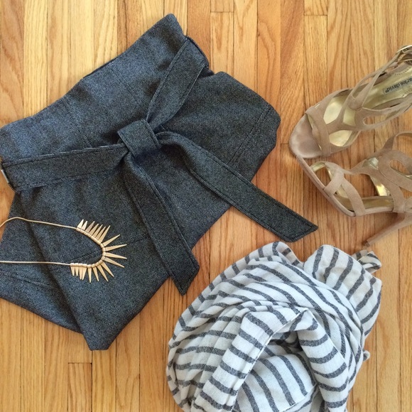 REDUCED - Club Monaco high-waisted skirt w/belt